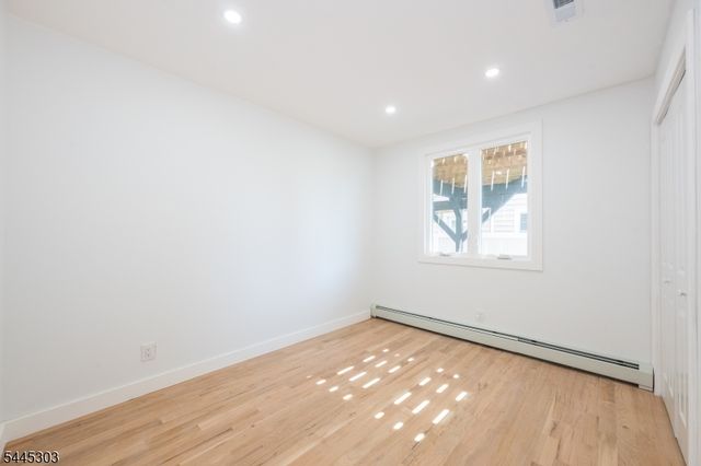214 Alberta Dr, Saddle Brook Twp., NJ 07663
