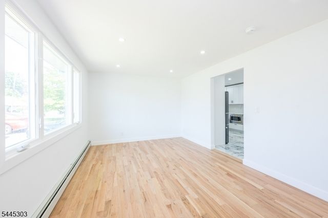 214 Alberta Dr, Saddle Brook Twp., NJ 07663