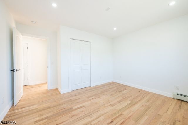 214 Alberta Dr, Saddle Brook Twp., NJ 07663