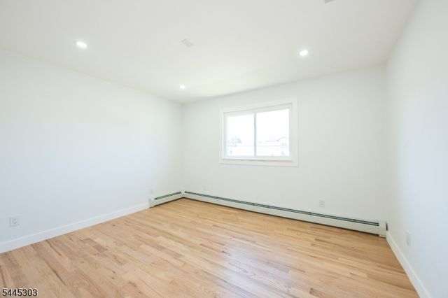 214 Alberta Dr, Saddle Brook Twp., NJ 07663