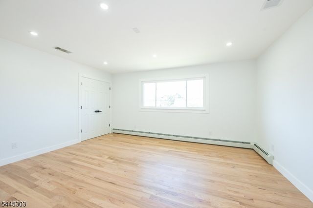214 Alberta Dr, Saddle Brook Twp., NJ 07663