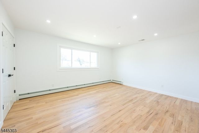 214 Alberta Dr, Saddle Brook Twp., NJ 07663