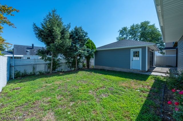 214 Alberta Dr, Saddle Brook Twp., NJ 07663