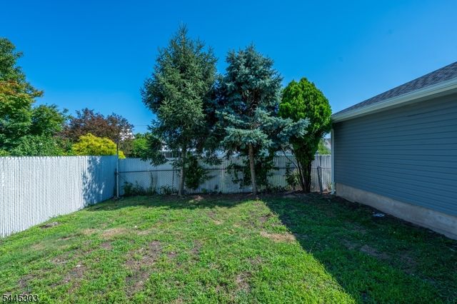 214 Alberta Dr, Saddle Brook Twp., NJ 07663