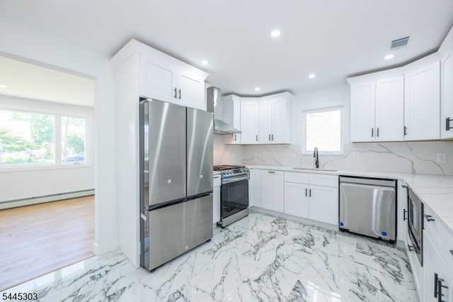 214 Alberta Dr, Saddle Brook Twp., NJ 07663