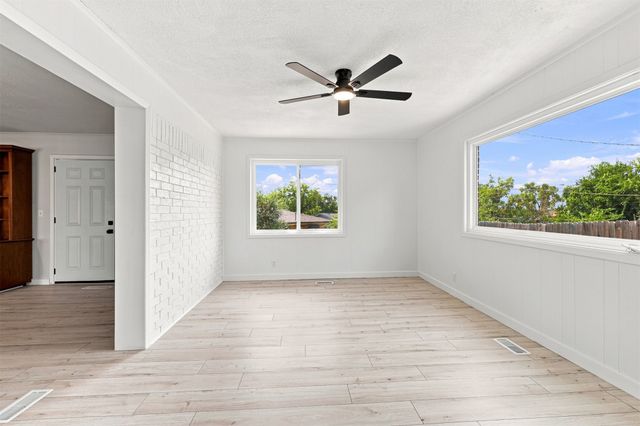 2313 S 82nd East East Avenue, Tulsa, OK 74129