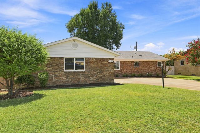 2313 S 82nd East East Avenue, Tulsa, OK 74129
