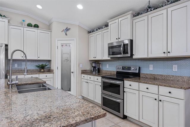 118 N COOPERS HAWK COURT, Palm Coast, FL 32164