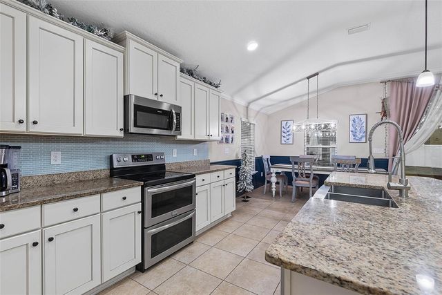 118 N COOPERS HAWK COURT, Palm Coast, FL 32164