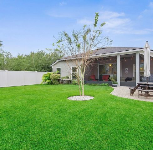 118 N COOPERS HAWK COURT, Palm Coast, FL 32164