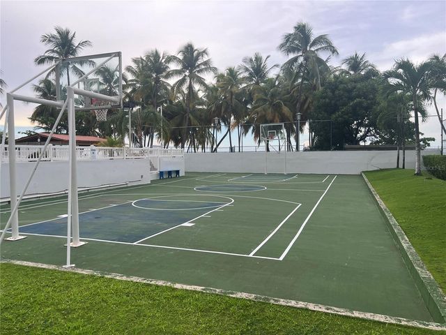 Marbella Del Caribe Este ISLA VERDE 705, Carolina, PR 00979