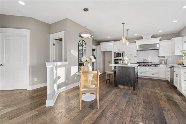 12924 Austin Forest Cir, Auburn, CA 95602
