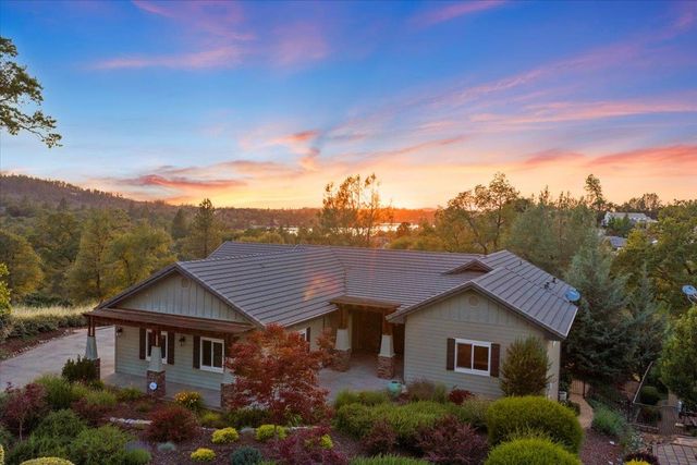 12924 Austin Forest Cir, Auburn, CA 95602