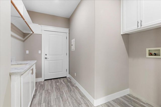 12924 Austin Forest Cir, Auburn, CA 95602