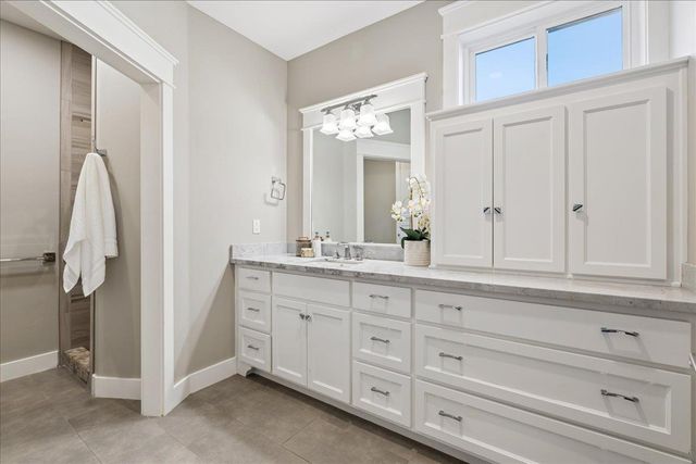12924 Austin Forest Cir, Auburn, CA 95602