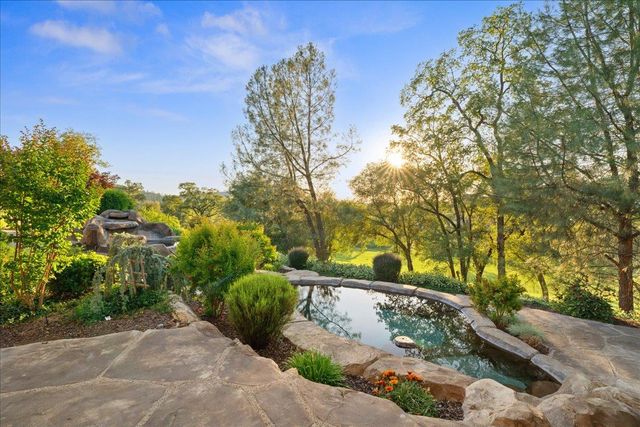 12924 Austin Forest Cir, Auburn, CA 95602