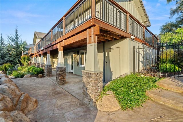 12924 Austin Forest Cir, Auburn, CA 95602