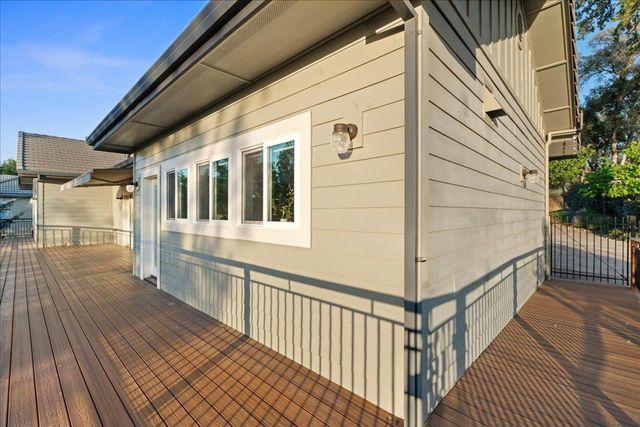 12924 Austin Forest Cir, Auburn, CA 95602