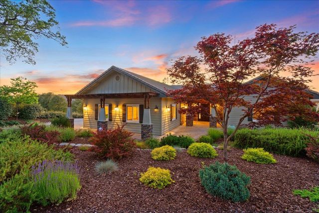 12924 Austin Forest Cir, Auburn, CA 95602