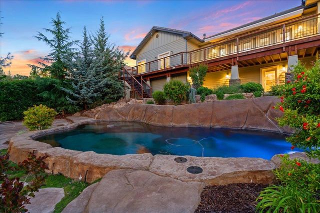 12924 Austin Forest Cir, Auburn, CA 95602