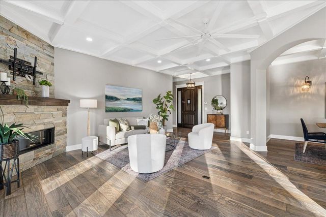 12924 Austin Forest Cir, Auburn, CA 95602