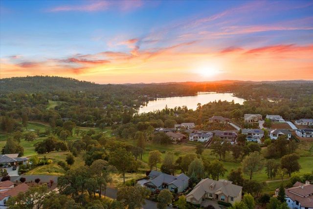 12924 Austin Forest Cir, Auburn, CA 95602