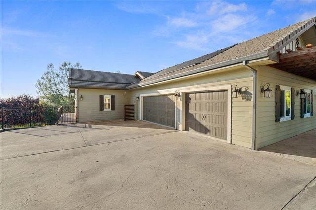 12924 Austin Forest Cir, Auburn, CA 95602