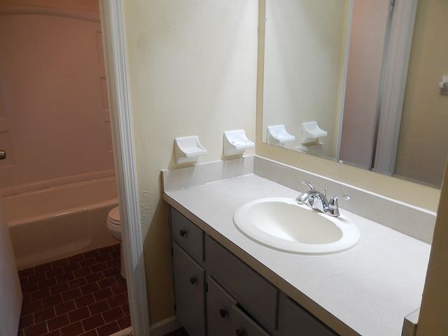 913 Tamarack Avenue, Tallahassee, FL 32303