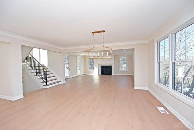 1080 Tuscany Place, Cincinnati, OH 45226