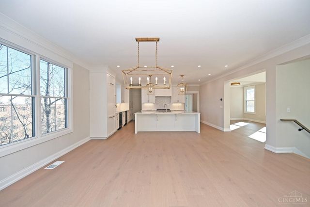 1080 Tuscany Place, Cincinnati, OH 45226