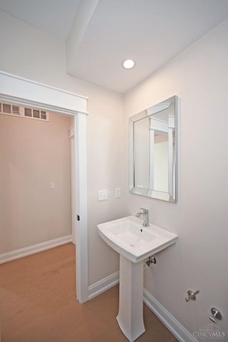 1080 Tuscany Place, Cincinnati, OH 45226