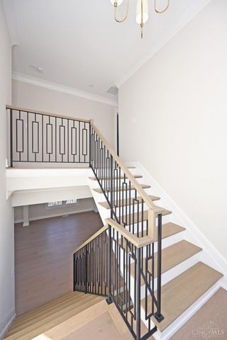 1080 Tuscany Place, Cincinnati, OH 45226