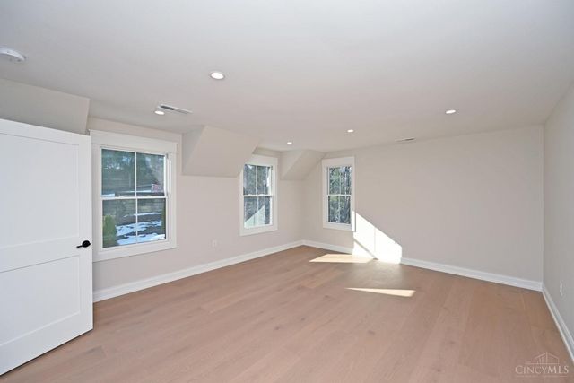 1080 Tuscany Place, Cincinnati, OH 45226