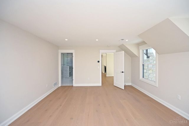1080 Tuscany Place, Cincinnati, OH 45226