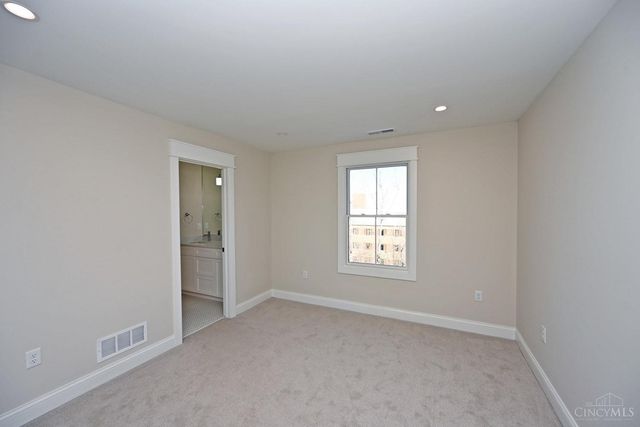 1080 Tuscany Place, Cincinnati, OH 45226