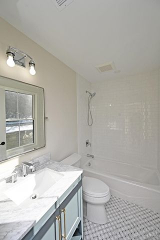 1080 Tuscany Place, Cincinnati, OH 45226