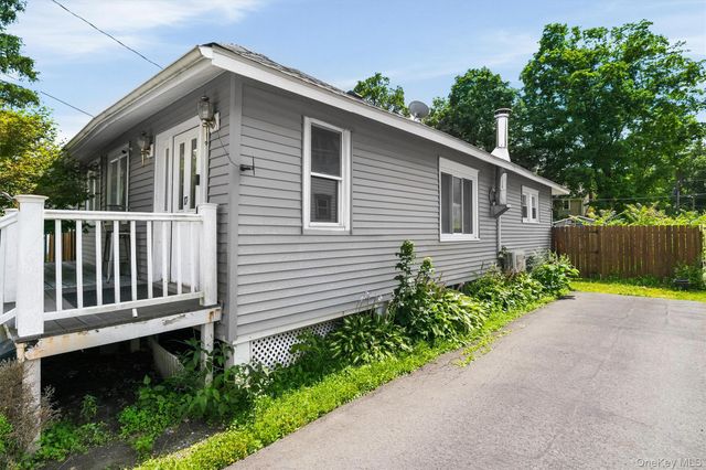 17 Lincoln Street, Ellenville, NY 12428