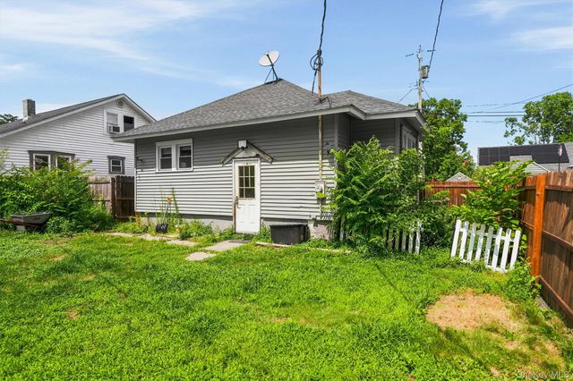 17 Lincoln Street, Ellenville, NY 12428