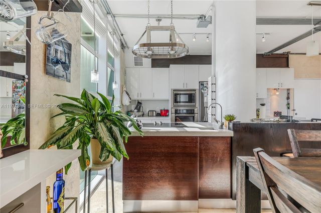 3180 SW 22nd Ter PH201, Miami, FL 33145