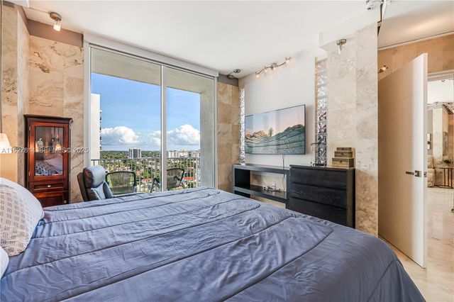 3180 SW 22nd Ter PH201, Miami, FL 33145