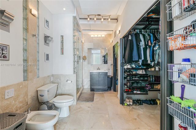 3180 SW 22nd Ter PH201, Miami, FL 33145