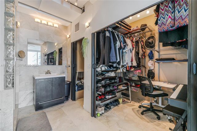 3180 SW 22nd Ter PH201, Miami, FL 33145