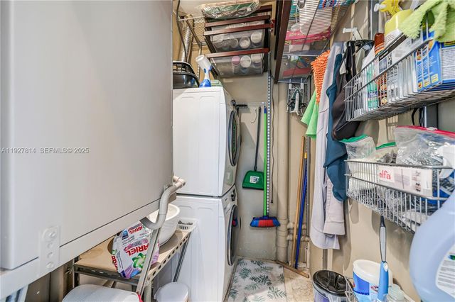 3180 SW 22nd Ter PH201, Miami, FL 33145