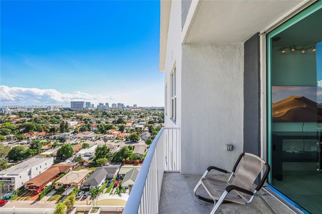 3180 SW 22nd Ter PH201, Miami, FL 33145