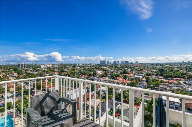 3180 SW 22nd Ter PH201, Miami, FL 33145