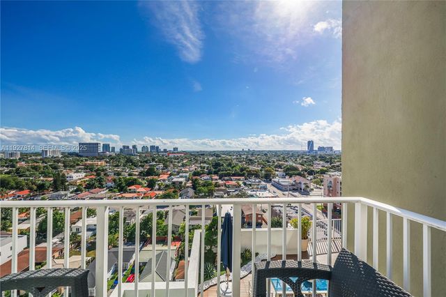 3180 SW 22nd Ter PH201, Miami, FL 33145