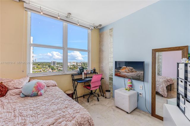 3180 SW 22nd Ter PH201, Miami, FL 33145