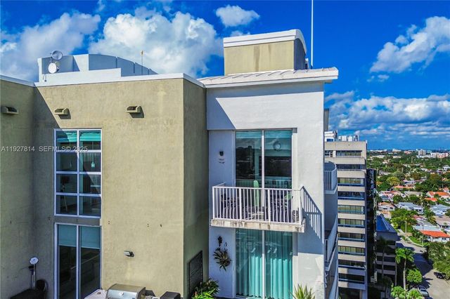 3180 SW 22nd Ter PH201, Miami, FL 33145