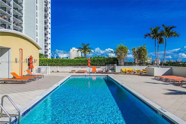 3180 SW 22nd Ter PH201, Miami, FL 33145