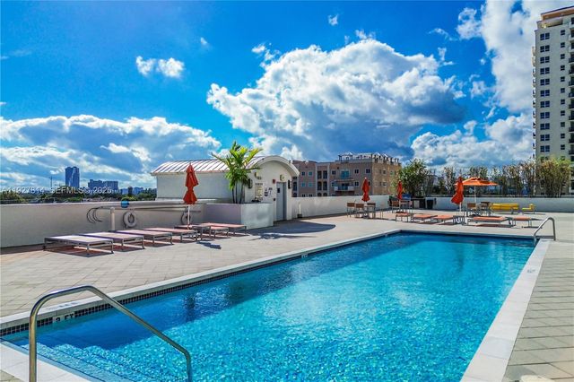 3180 SW 22nd Ter PH201, Miami, FL 33145